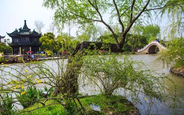 喜欢又不能在一起表达的句子（相遇却无缘在一起句子）-流云流梦