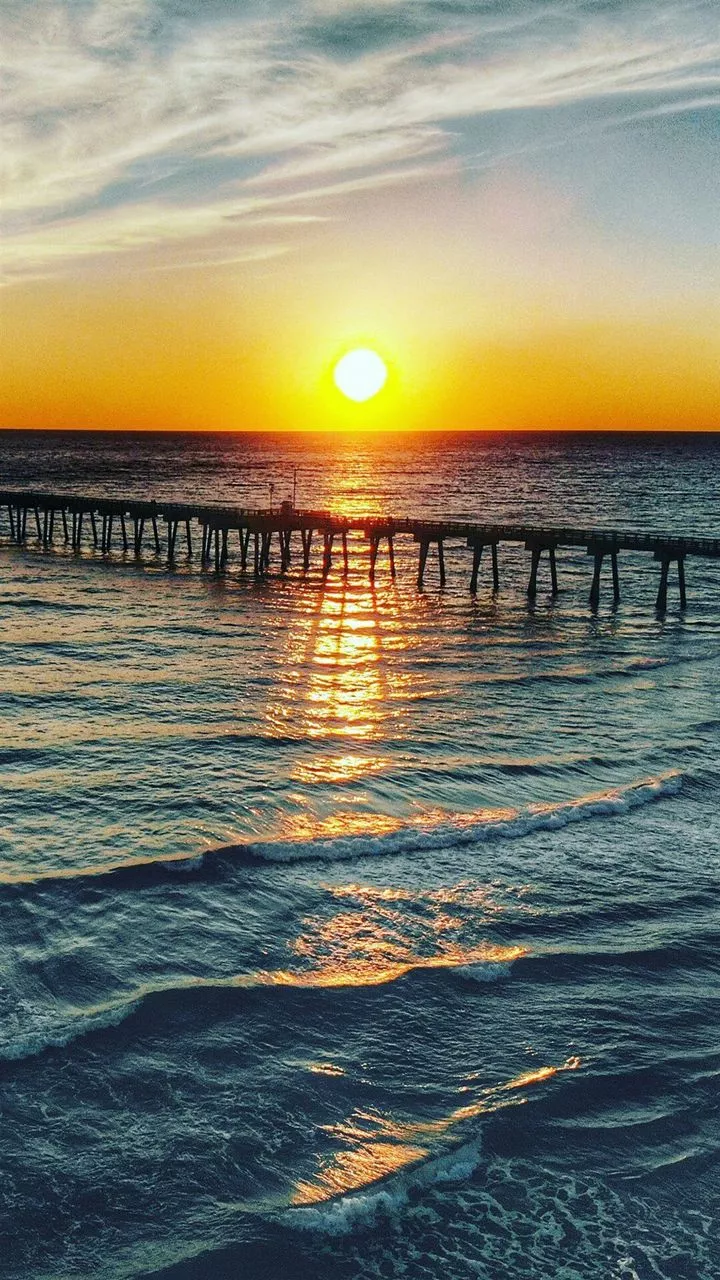 忧伤的诗句关于爱情(关于感情的经典诗词)